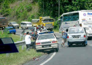マレーシアでの車の故障と事故