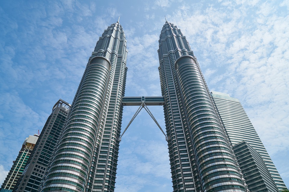 マレーシアの定番観光といえばクアラルンプールのKLCCにあるツインタワー