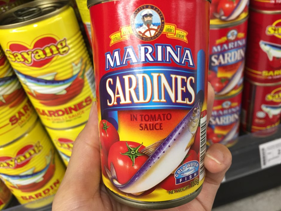 マレーシアのイワシの缶詰はトマト味とチリ味
