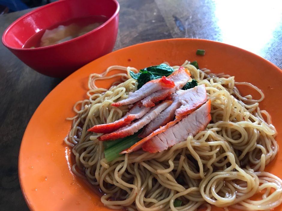 マレーシアを代表する麺料理ワンタンミードライ